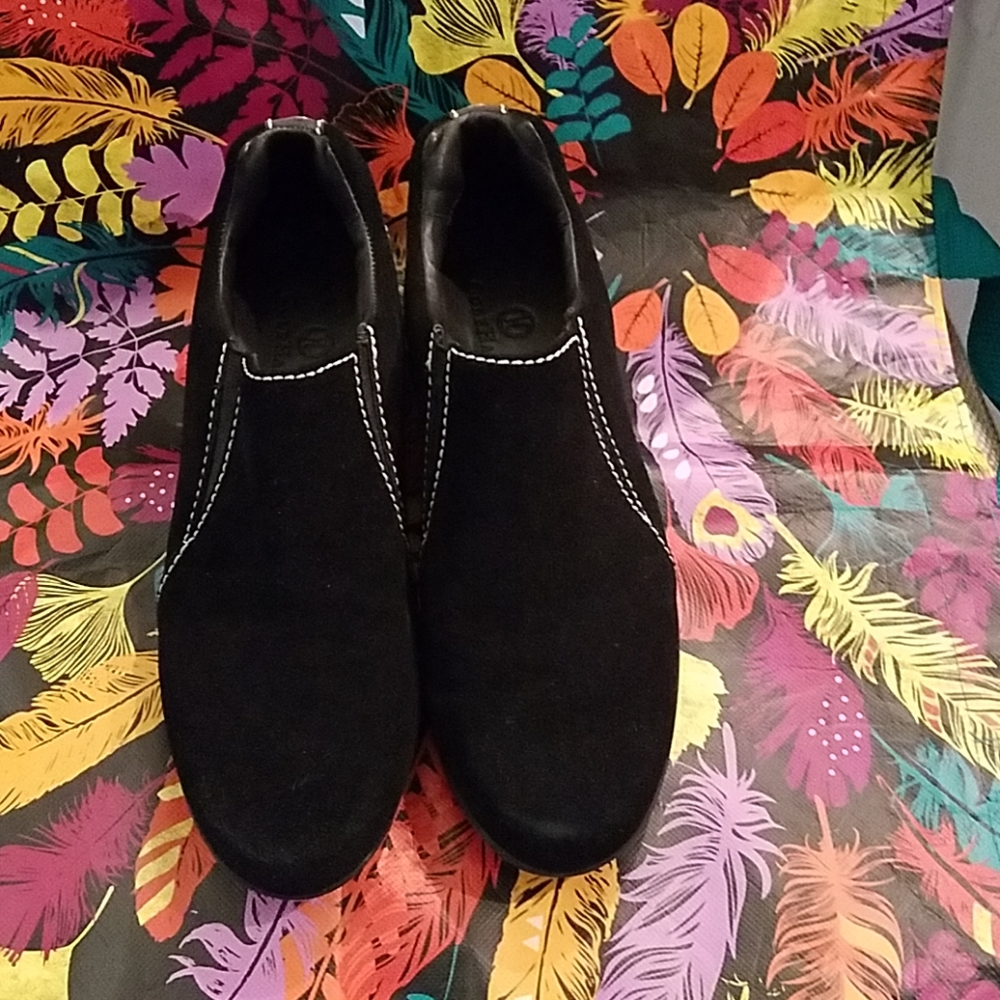 Cole HaanBlack Waterproof Slip On Shoes Size  7.5